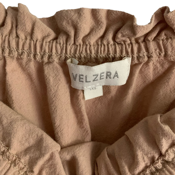🤍🤎Like New Velzera Embroidered Off Shoulder Top🤎🤍 - Picture 4 of 4